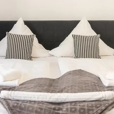 Unique: Zentrumsnahe 2 Zimmerwohnung In Mit Netflix 2 Og