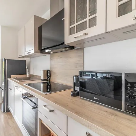Unique: Zentrumsnahe 2 Zimmerwohnung In Mit Netflix 2 Og فيلينغن سشفايننغ